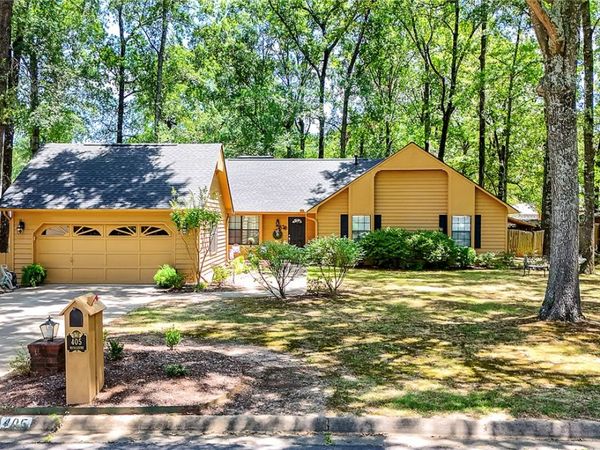 405 Muscadine Lane , Russellville, AR 72801