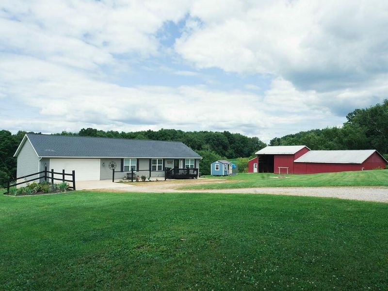 18160 Old Mansfield Road, Fredericktown, OH 43019 Photo 2