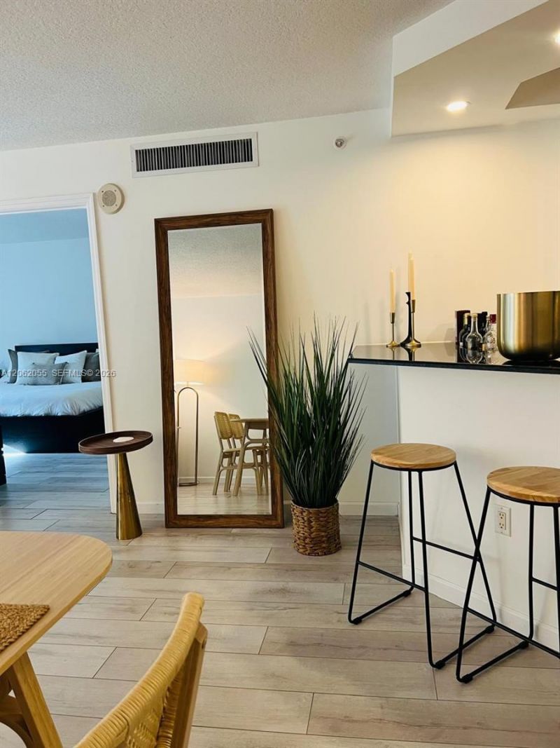 6917 Collins Ave, Unit 1026, Miami Beach, FL 33141 Photo