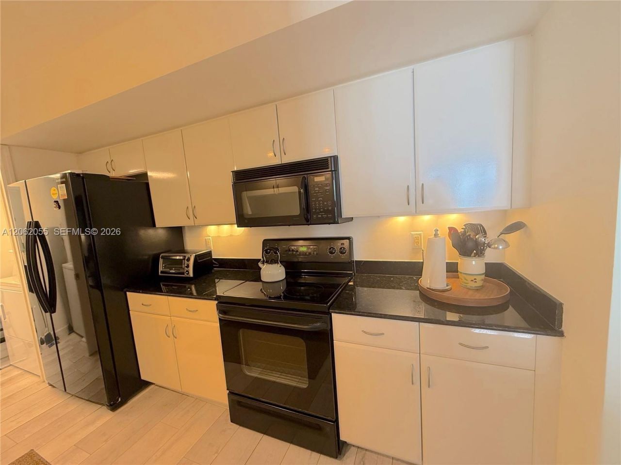 6917 Collins Ave, Unit 1026, Miami Beach, FL 33141 Photo