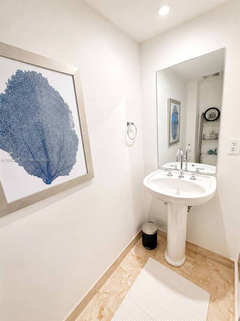 6917 Collins Ave, Unit 1026, Miami Beach, FL 33141 Photo