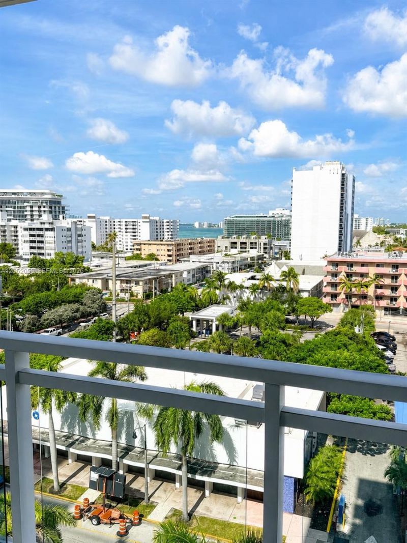 6917 Collins Ave, Unit 1026, Miami Beach, FL 33141 Photo