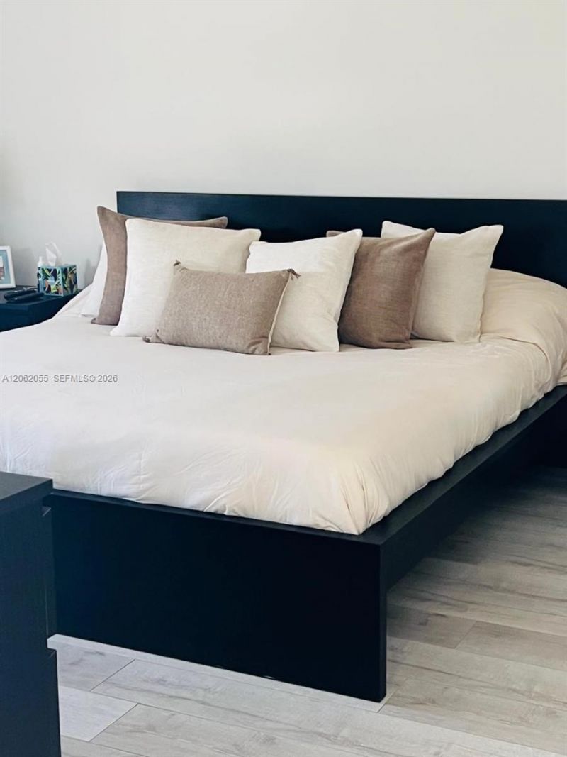 6917 Collins Ave, Unit 1026, Miami Beach, FL 33141 Photo