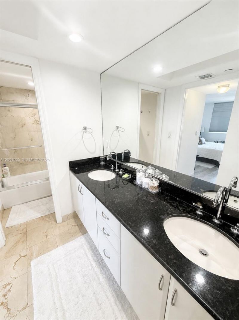 6917 Collins Ave, Unit 1026, Miami Beach, FL 33141 Photo