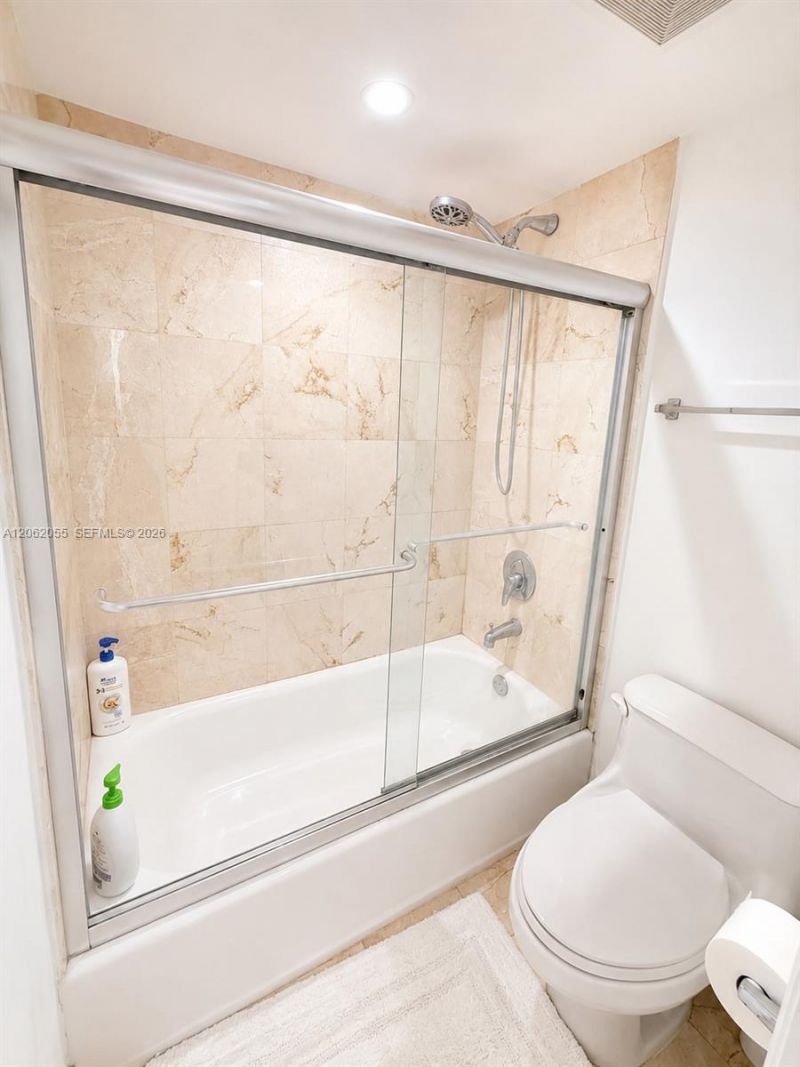 6917 Collins Ave, Unit 1026, Miami Beach, FL 33141 Photo