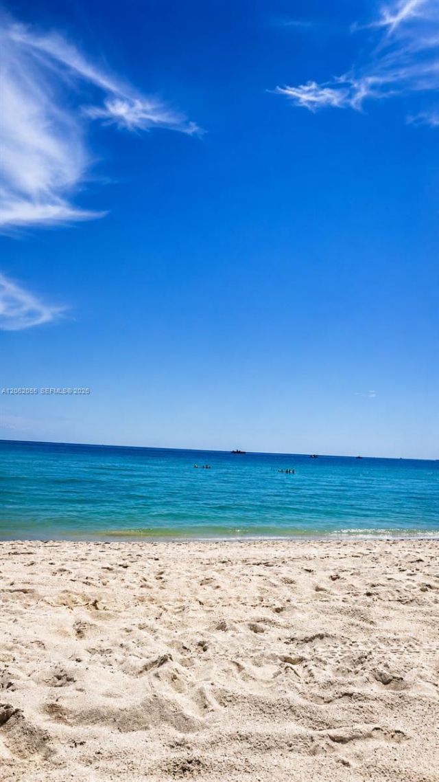 6917 Collins Ave, Unit 1026, Miami Beach, FL 33141 Photo