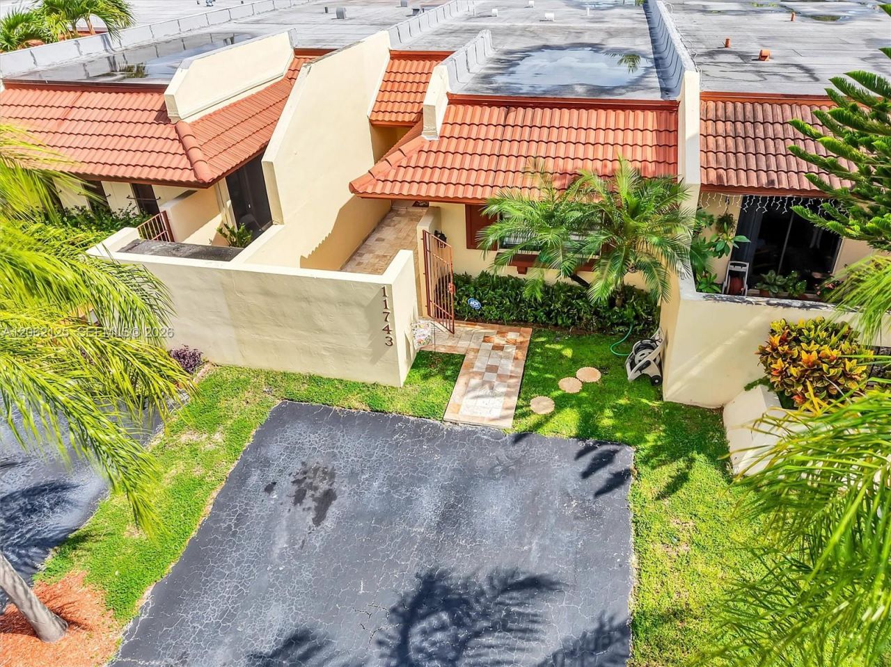 11743 SW 112th Ter , Miami, FL 33186 Photo