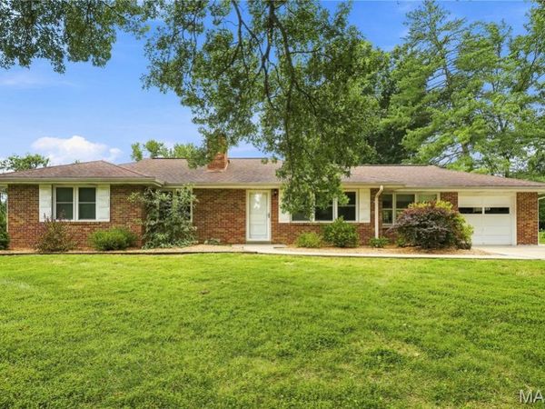 21 Elannchester Drive, Manchester, MO 63011