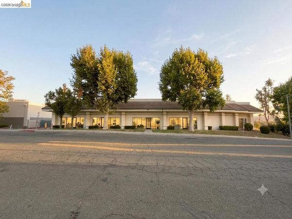 4881 Sunrise Dr , Martinez, CA 94553
