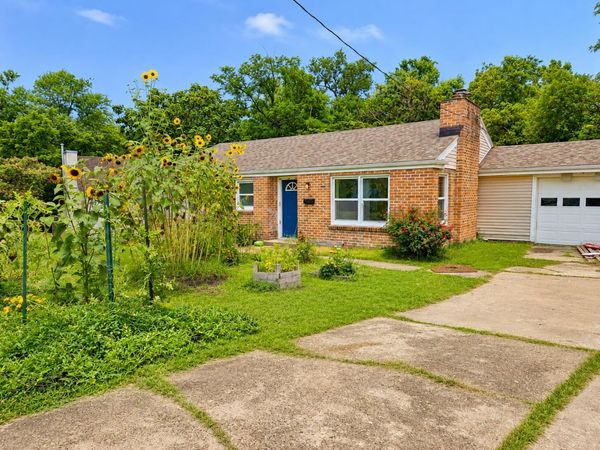 111 E Austin Street , Bolivar, MO 65613