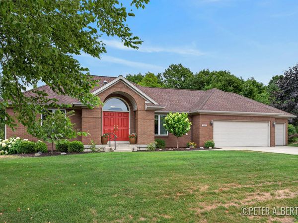 5157 S Silverstone Drive NE, Comstock Park, MI 49321