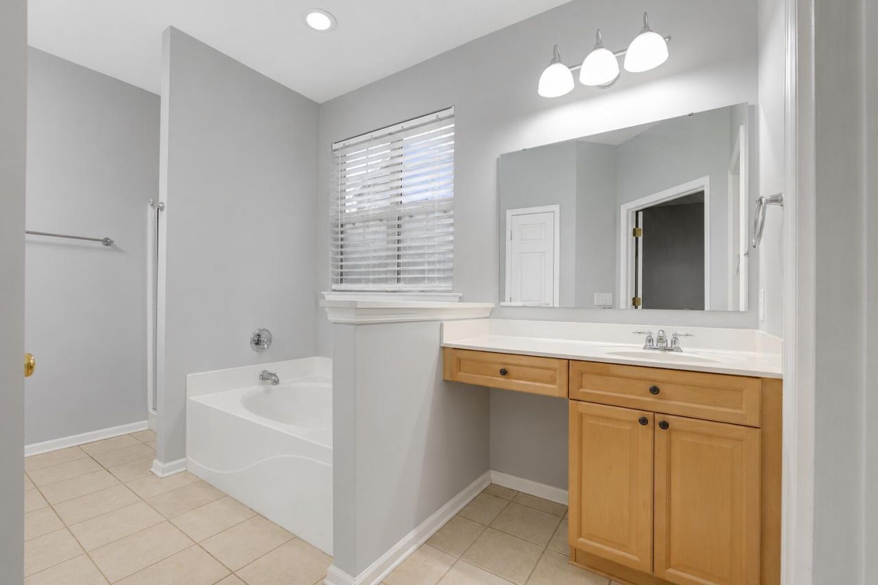 1433 Coopers Hawk Drive Photo 13