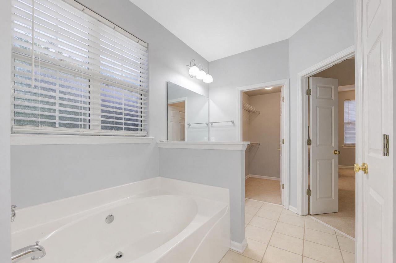 1433 Coopers Hawk Drive Photo 14