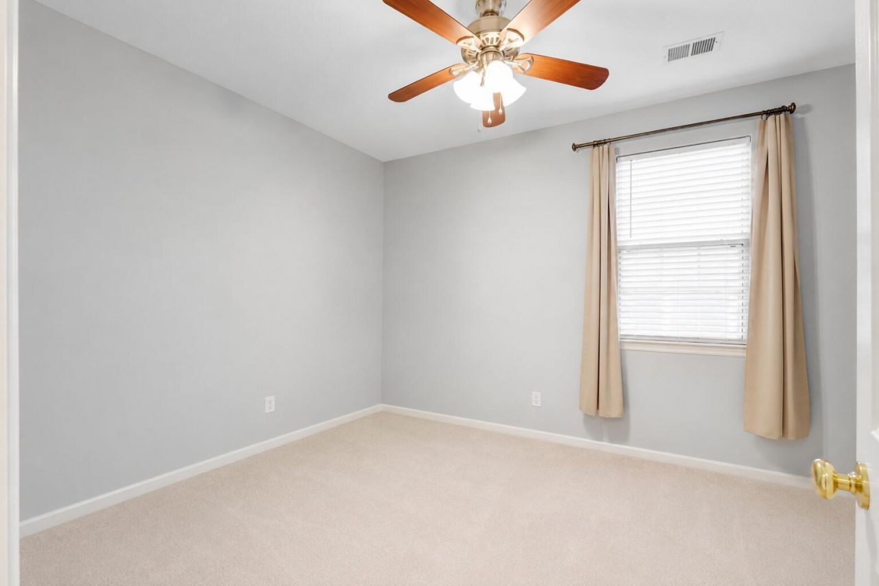1433 Coopers Hawk Drive Photo 16