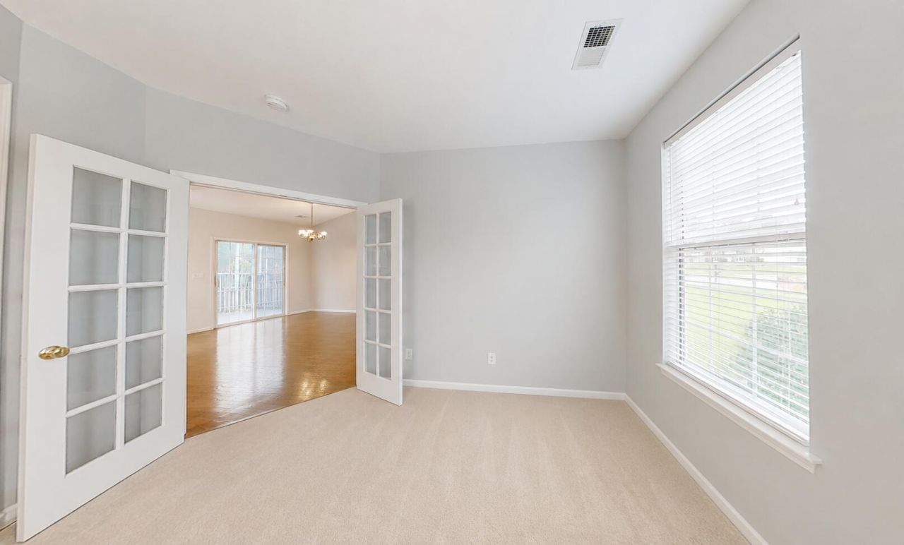 1433 Coopers Hawk Drive Photo 19
