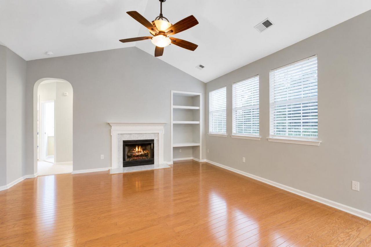 1433 Coopers Hawk Drive Photo 5