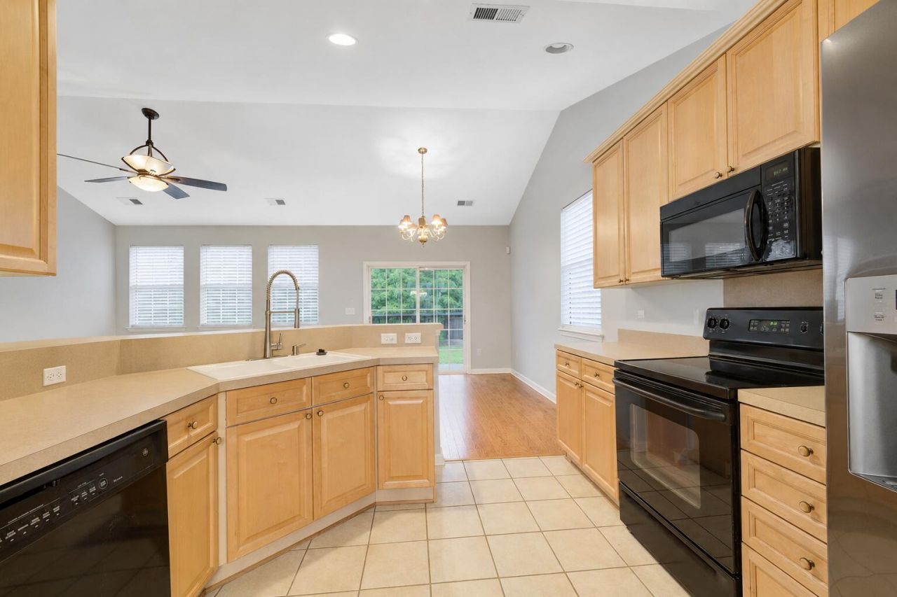 1433 Coopers Hawk Drive Photo 7