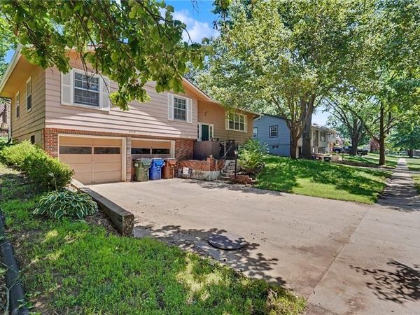 2920 Yellowstone Drive, Lawrence, KS 66047