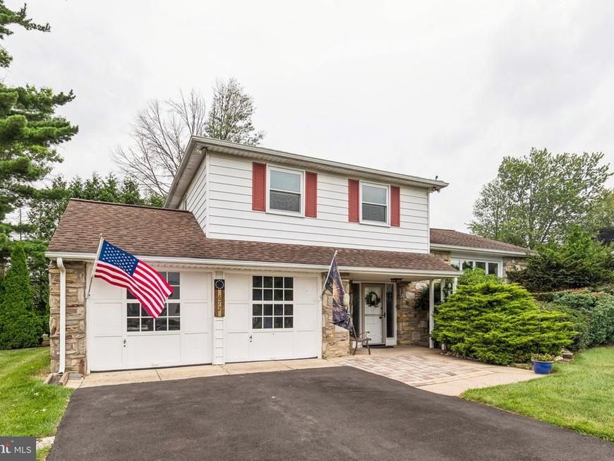 672 Killdeer Lane, Huntingdon Valley, PA 19006 Main Photo