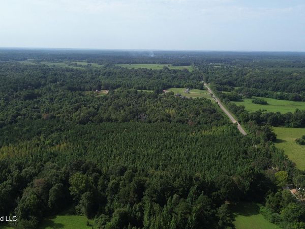 1100 Sharon Road, Canton, MS 39046