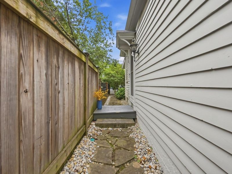140 E Whittier Street , Columbus, OH 43206 Photo 38