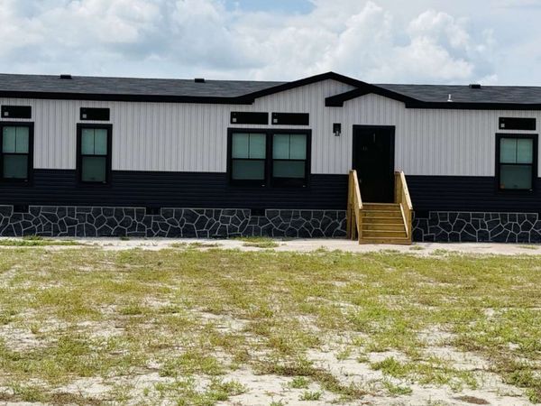 22114 COUNTY RD 136, Live Oak, FL 32060