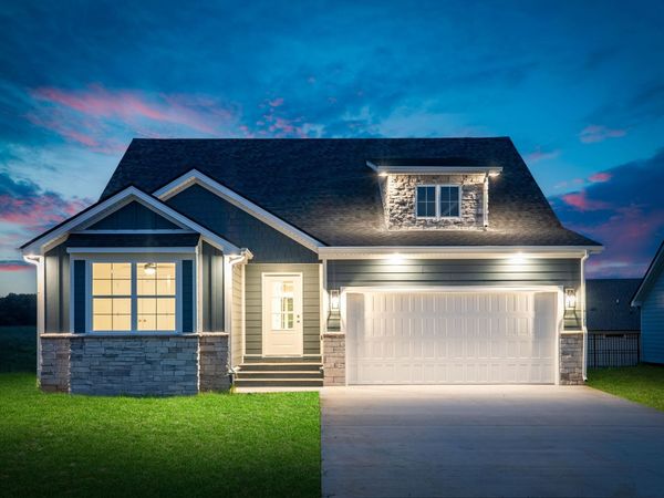 908 Bankside Dr, Clarksville, TN 37043