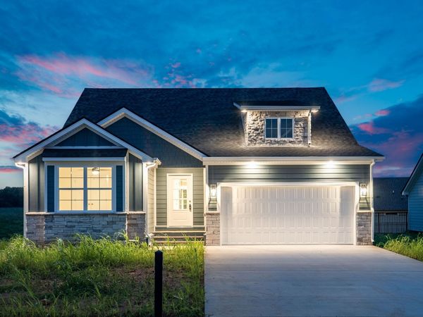 908 Bankside Dr , Clarksville, TN 37043
