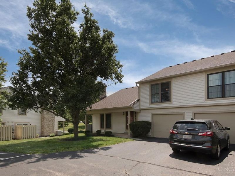 5392 Country Ridge Drive, Mason, OH 45040 Photo 2