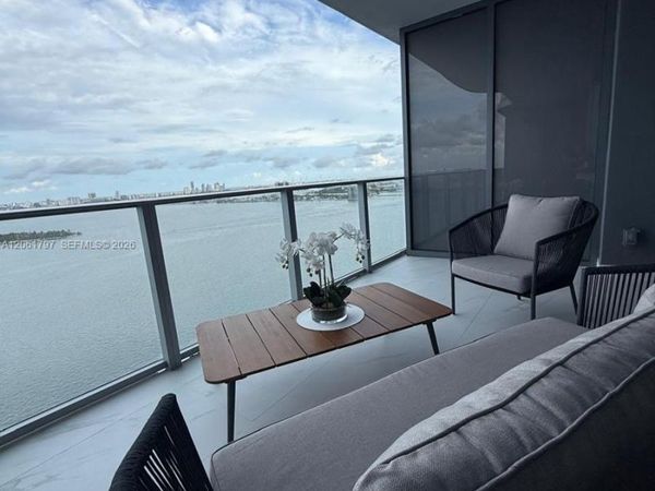 700 NE 24th St , Unit 2205, Miami, FL 33137