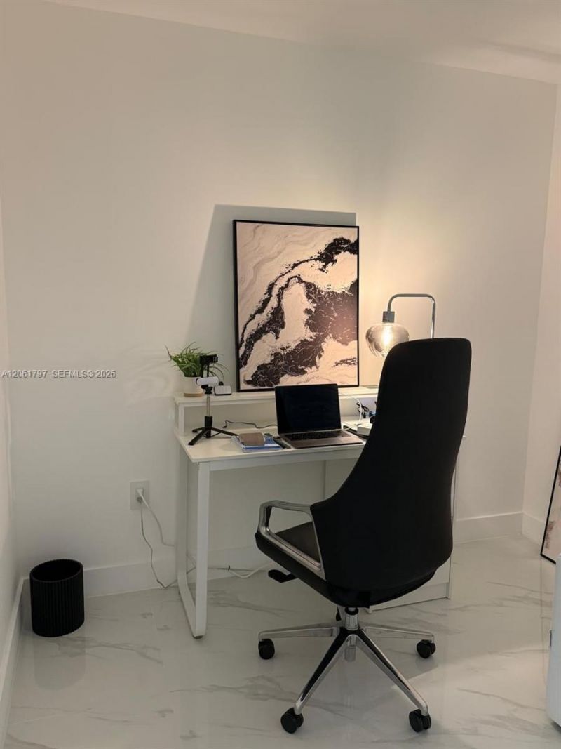 700 NE 24th St , Unit 2205, Miami, FL 33137 Photo