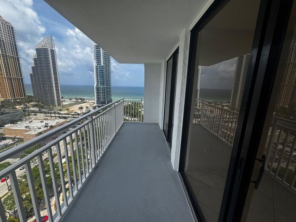 210 174th St , Unit 2110, Sunny Isles Beach, FL 33160
