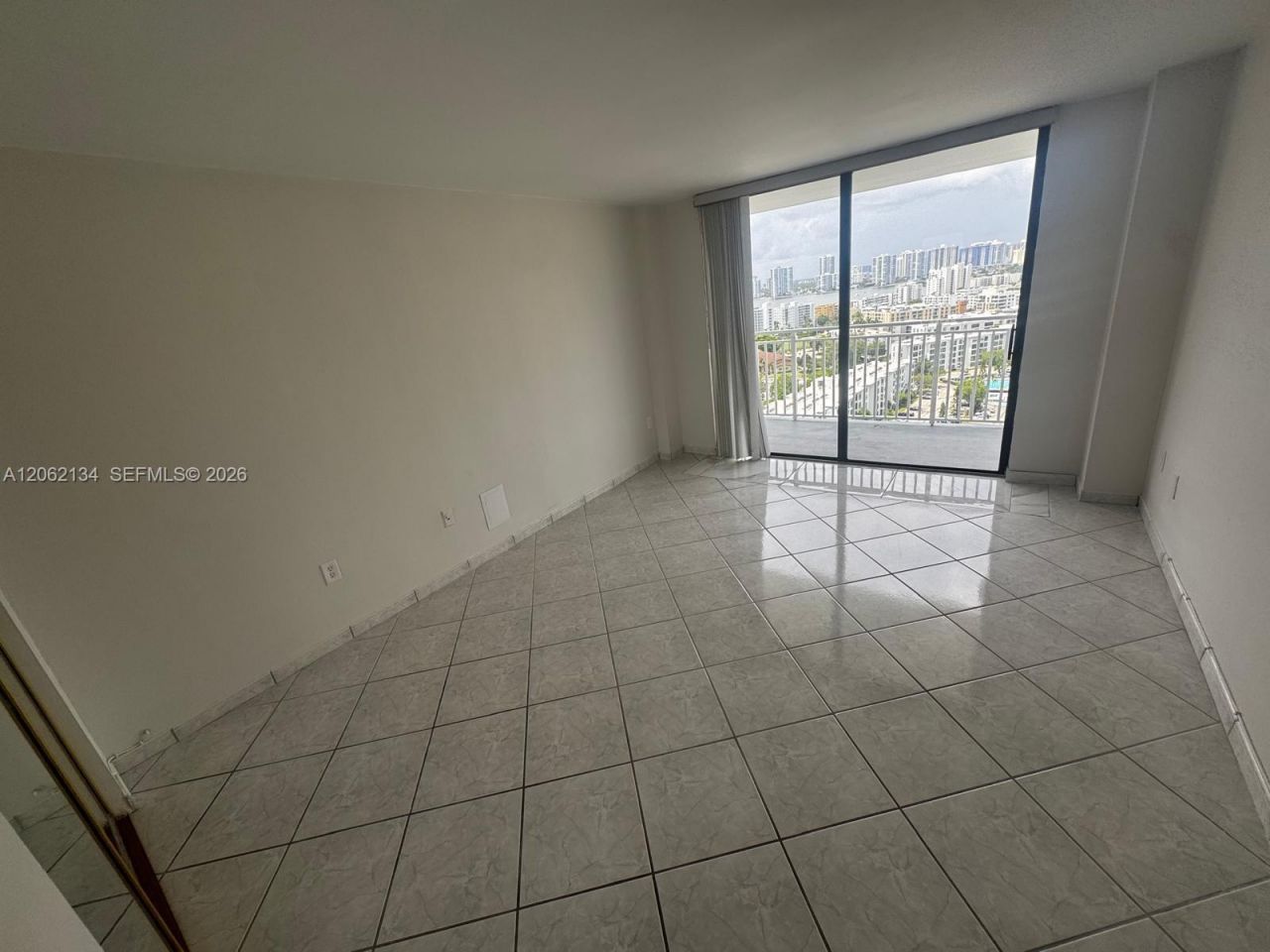 210 174th St, Unit 2110, Sunny Isles Beach, FL 33160 Photo