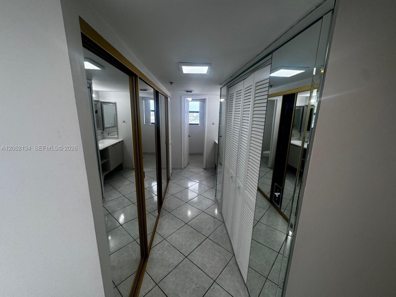 210 174th St, Unit 2110, Sunny Isles Beach, FL 33160 Photo