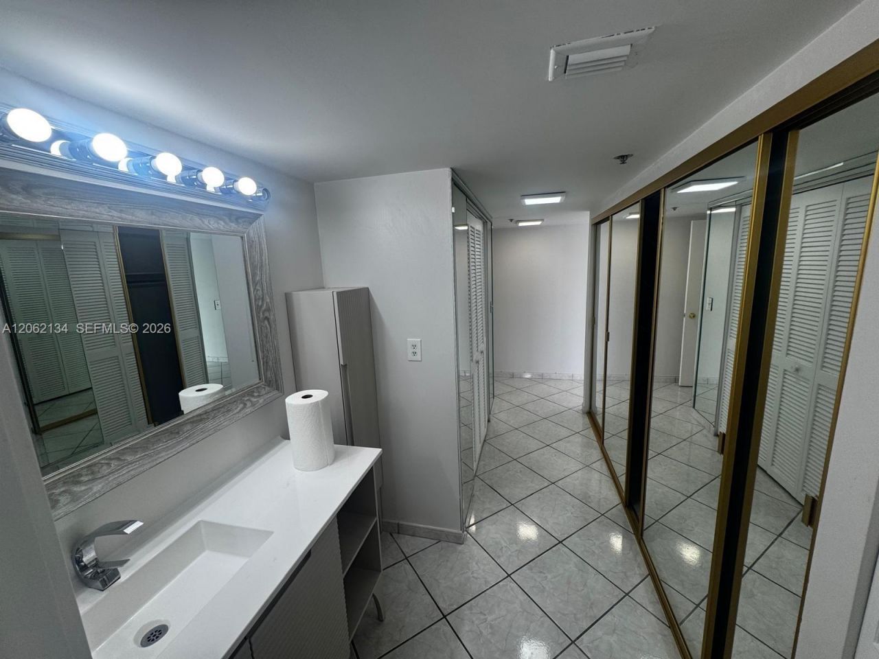 210 174th St, Unit 2110, Sunny Isles Beach, FL 33160 Photo