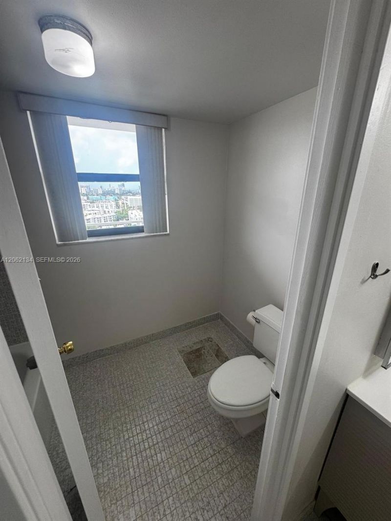 210 174th St, Unit 2110, Sunny Isles Beach, FL 33160 Photo