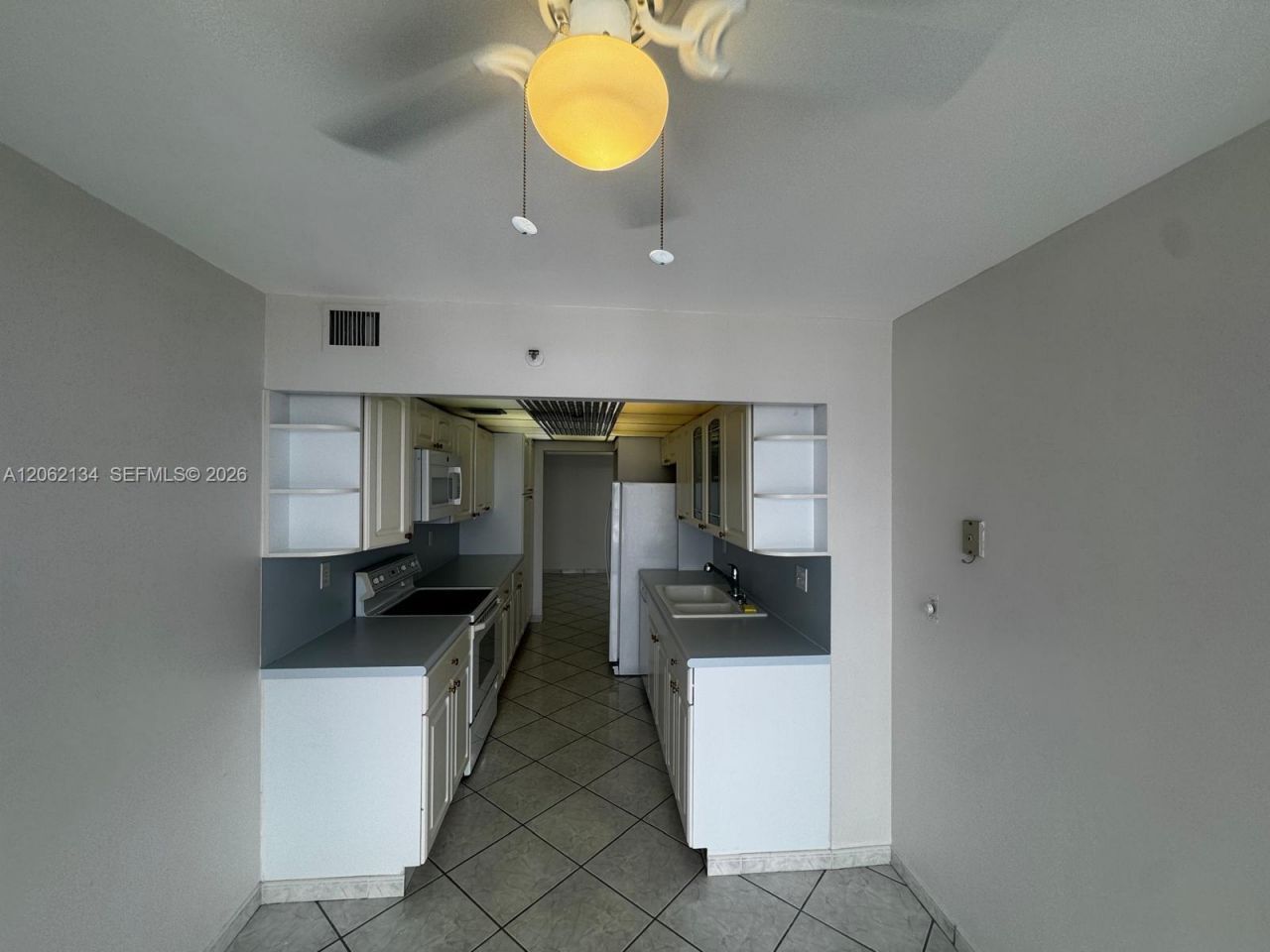 210 174th St, Unit 2110, Sunny Isles Beach, FL 33160 Photo