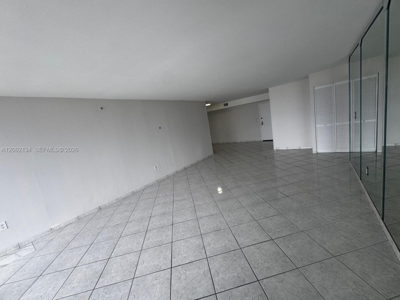 210 174th St, Unit 2110, Sunny Isles Beach, FL 33160 Photo