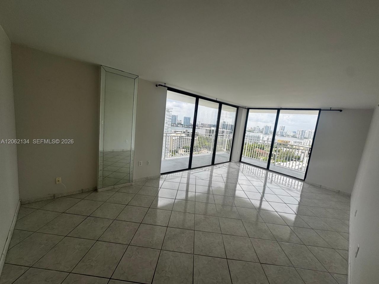 210 174th St, Unit 2110, Sunny Isles Beach, FL 33160 Photo