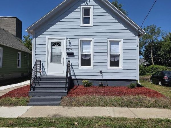 928 Wilson St, Racine, WI 53404