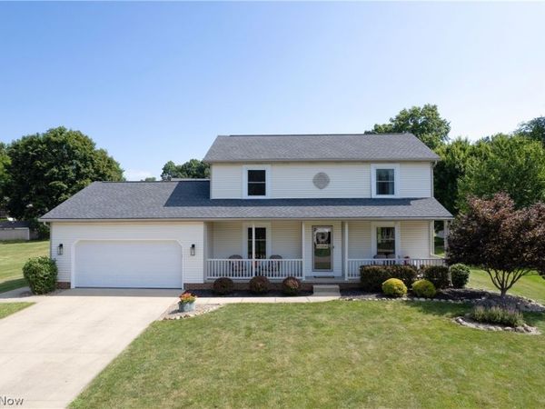 1547 Gulf Street NW, Uniontown, OH 44685