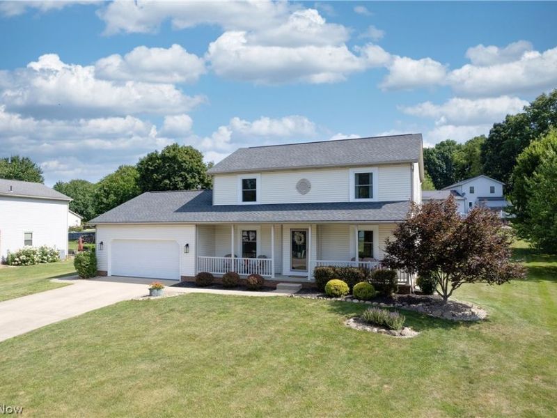 1547 Gulf Street NW, Uniontown, OH 44685 Photo 2