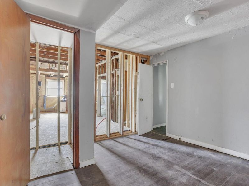 2717 Mcguffey Road , Columbus, OH 43211 Photo 18