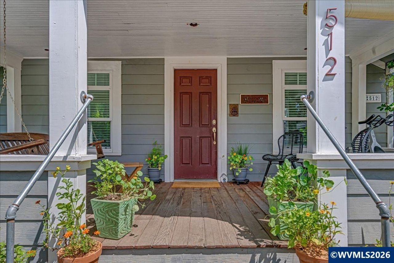 512 Wall St, Silverton, OR 97381 Main Photo