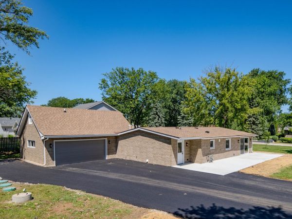 1823 E Park Place , Arlington Heights, IL 60004