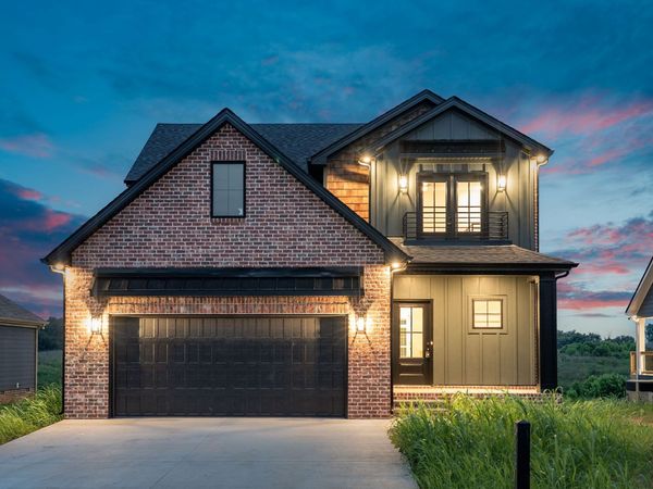 914 Bankside Dr , Clarksville, TN 37043