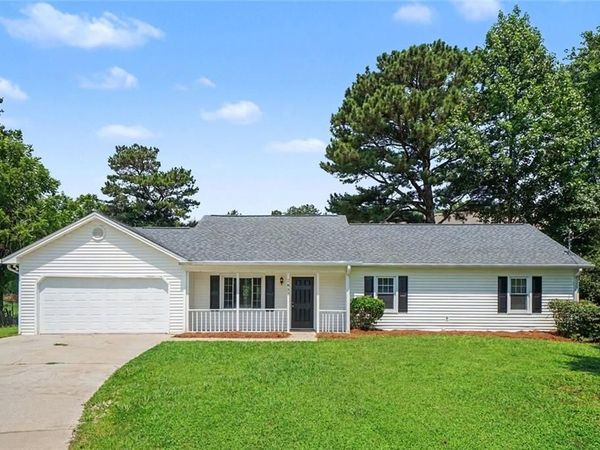 2835 Shane Drive , Snellville, GA 30078