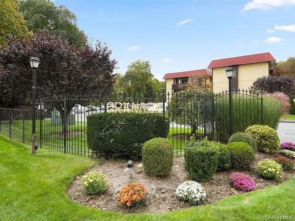 18 Granada Crescent , Unit 2, White Plains, NY 10603