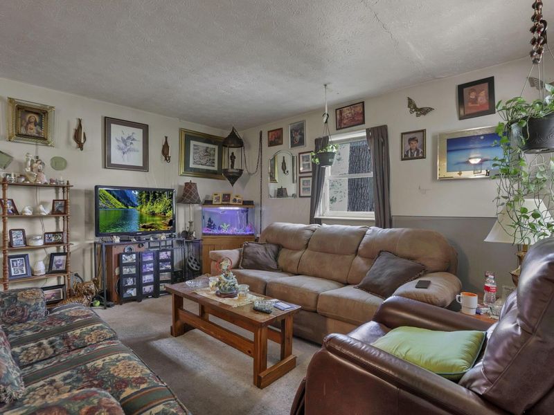 1827 E Lakeview Avenue, Columbus, OH 43224 Photo 10
