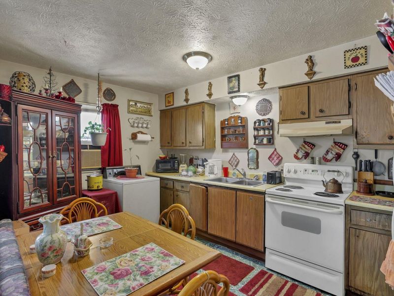 1827 E Lakeview Avenue, Columbus, OH 43224 Photo 11